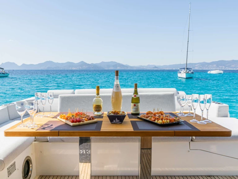 Yate de lujo para alquilar Golfe-Juan al mejor precio