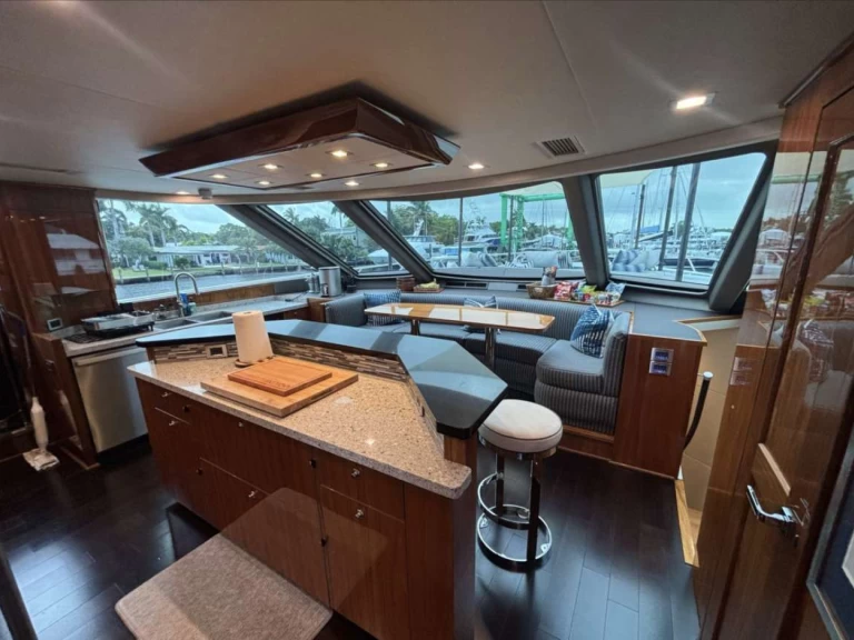 Alquiler de Yate de lujo, con o sin patrón Viking Yachts Nassau