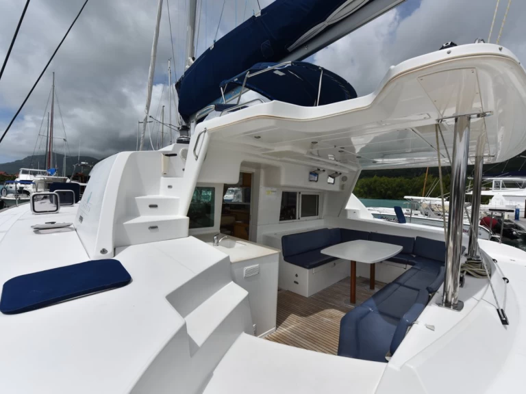 Alquiler Catamarán Lagoon con o sin  título de navegación