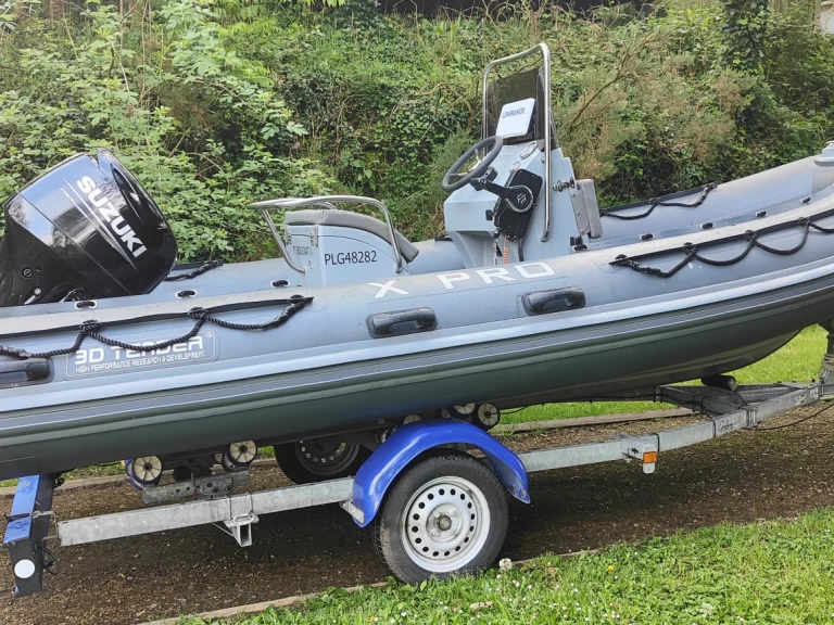 Alquiler Neumática 3D Tender con o sin  título de navegación