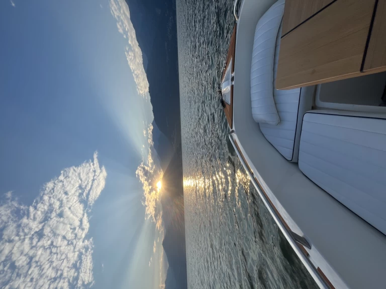 Alquiler de embarcaciones Airon Fish 22 enColico en Samboat