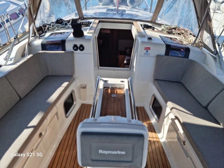 Alquiler Velero Jeanneau con o sin  título de navegación