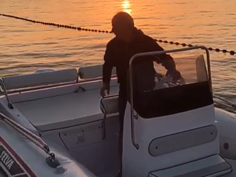 Alquiler Neumática Selva con o sin  título de navegación