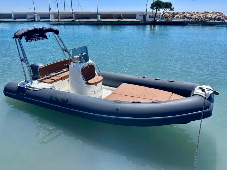 Alquiler de barcos Saint-Laurent-du-Var barato de BSC 57