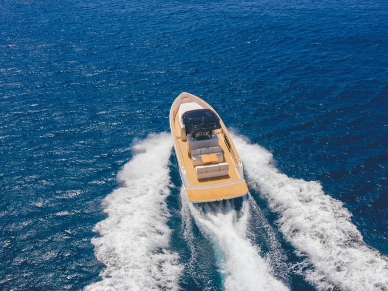 Alquiler Lancha Pardo Yachts con o sin  título de navegación