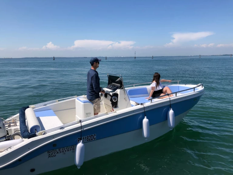 Alquiler de barcos Venecia barato de Open Teorema 20