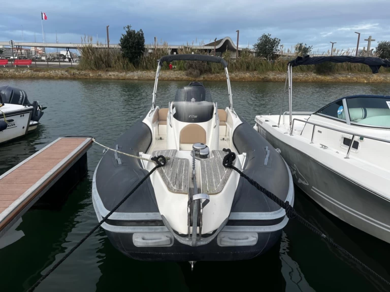 Alquiler de embarcaciones Nuova Jolly Blackfin 8 Elegance enSanguinet en Samboat