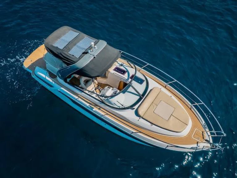 Alquiler de Bavaria BMB 29 Sport DC en Dubrovnik