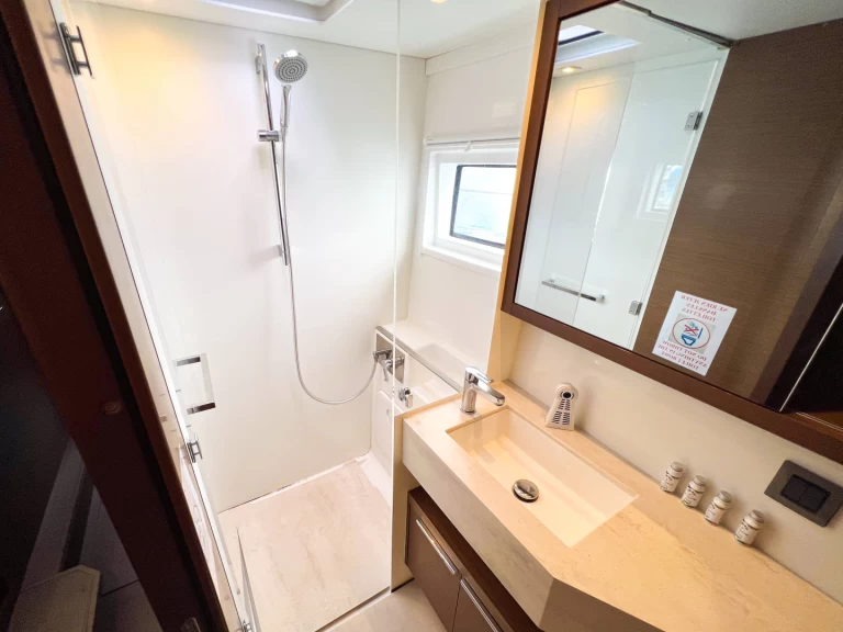 Alquiler de Catamarán, con o sin patrón Lagoon Uturoa