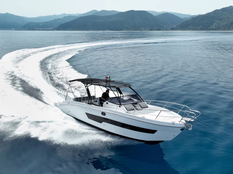 Alquiler de Saver Saver 330 Sport en Taormina