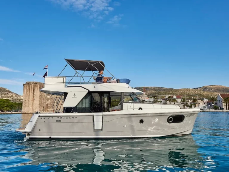 Bénéteau Swift Trawler 30 de alquiler a Trogir