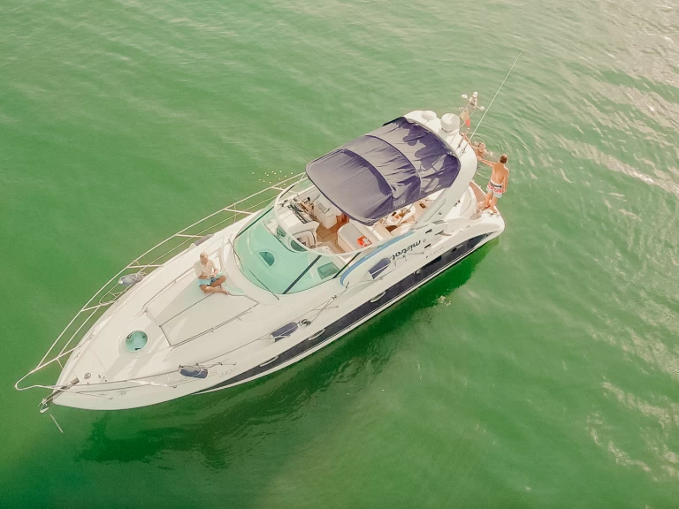 Alquiler Lancha Fairline con o sin  título de navegación