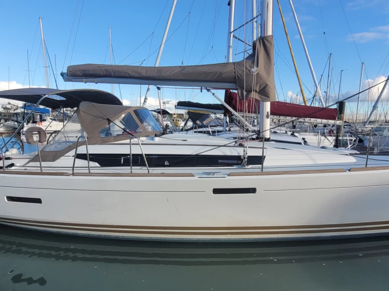 Jeanneau Sun Odyssey 379 Dl de alquiler a La Rochelle