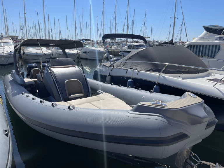 Alquiler de Neumática, con o sin patrón Italboats Hyères