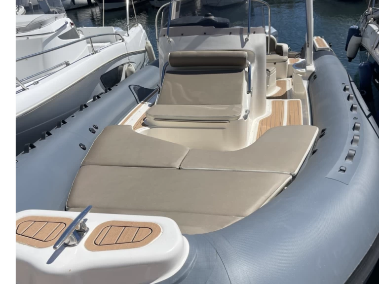 Alquiler Neumática Bwa con o sin  título de navegación