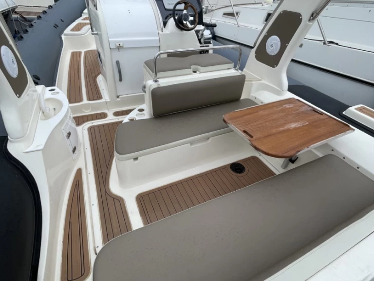 Alquiler de Bwa BWA 29 en Hyères