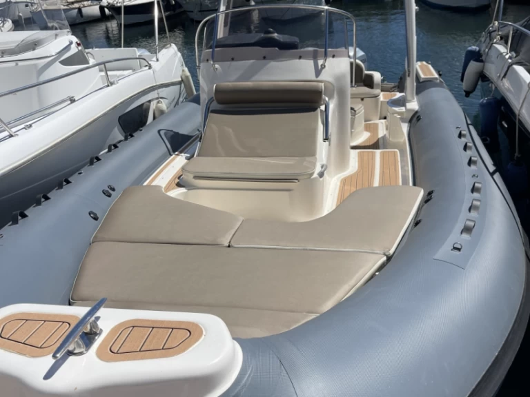 Alquiler Neumática Bwa con o sin  título de navegación