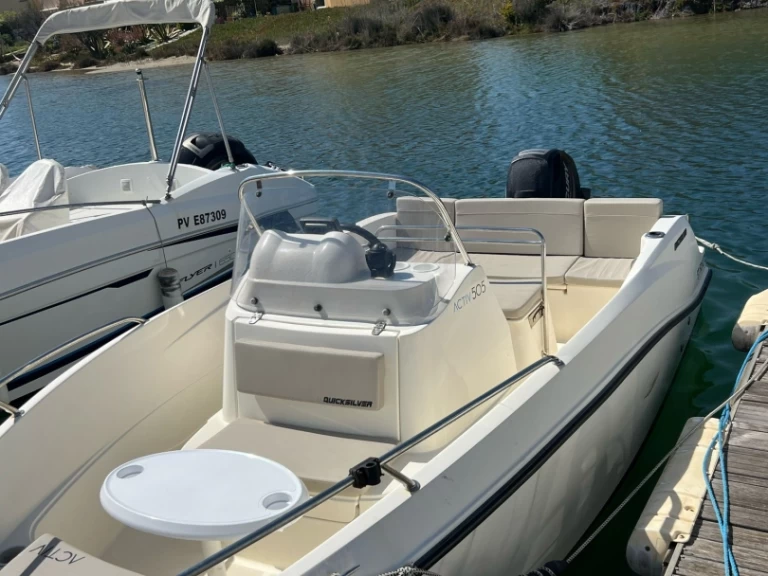 Alquiler Lancha Quicksilver con o sin  título de navegación