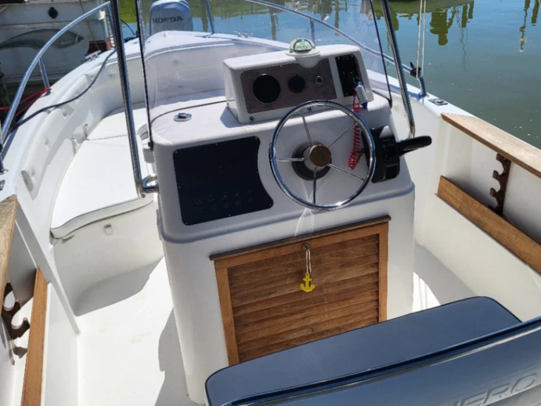 Alquiler de embarcaciones Conero sea star enTuoro sul Trasimeno en Samboat