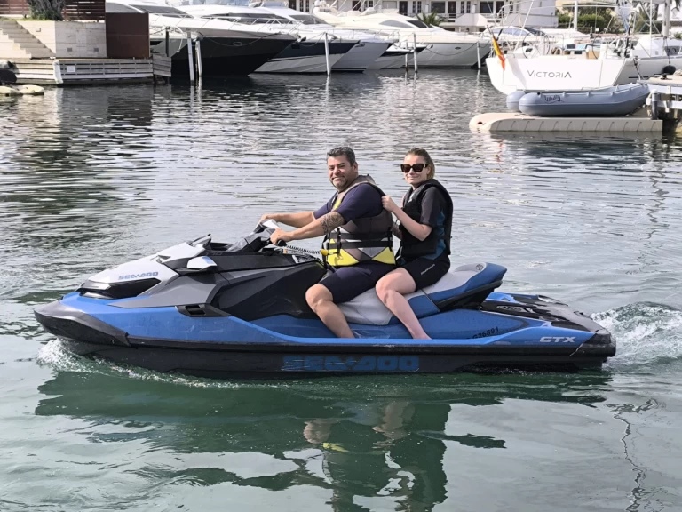 Alquiler de embarcaciones Sea-Doo GTX 170 enEmpuriabrava en Samboat