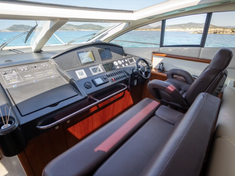 Alquiler Yate de lujo Sunseeker con o sin  título de navegación