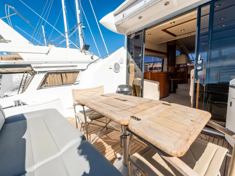 Alquiler Yate de lujo Sunseeker con o sin  título de navegación