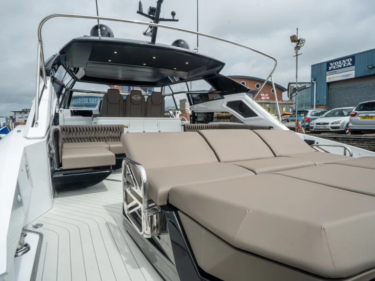 Alquiler Yate de lujo en San Julián - Sunseeker Superhawk 55