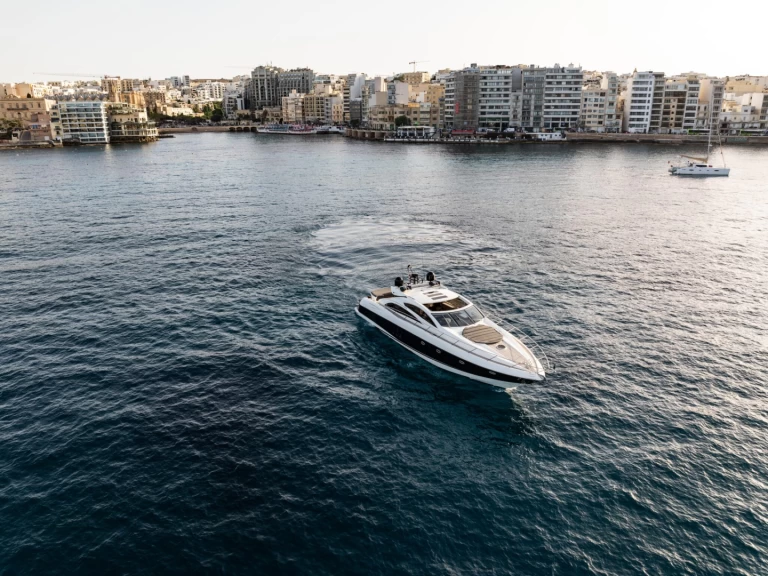 Alquiler Yate de lujo en San Julián - Sunseeker Predator 72