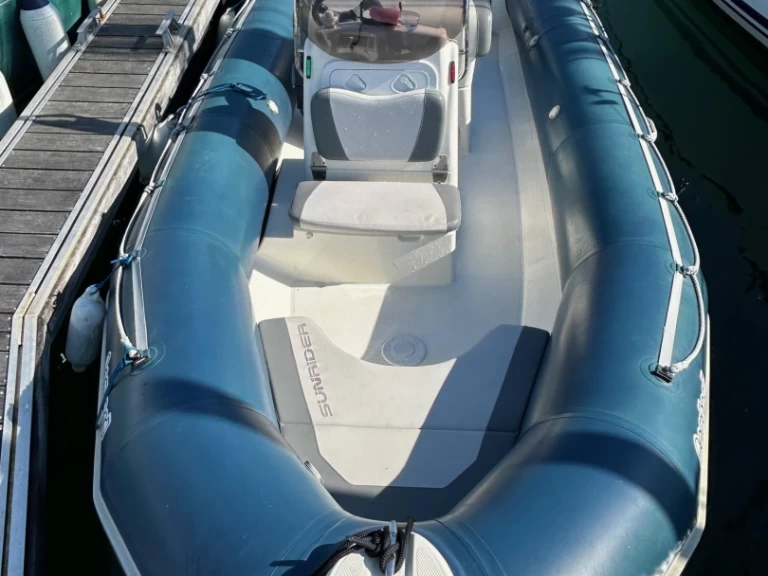 Alquiler de Bombard Sunrider 650 Bleu en Sainte-Marine