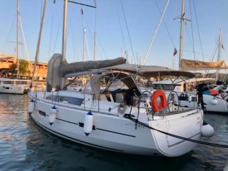 Dufour Dufour 412 Grand Large de alquiler a Toulon