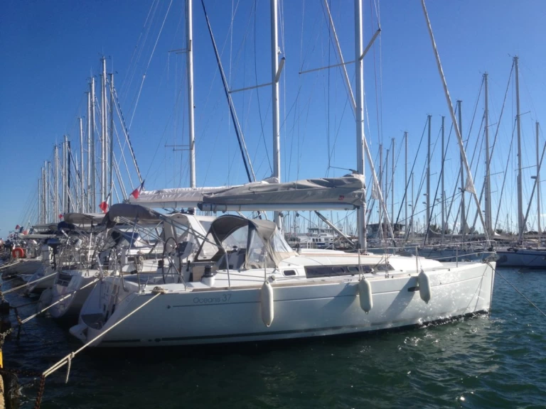 Velero para alquilar Toulon al mejor precio