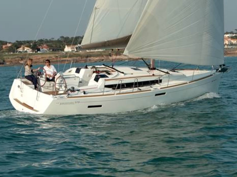 Jeanneau Sun Odyssey 379 de alquiler a Toulon