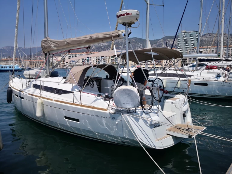 Alquiler de Jeanneau Sun Odyssey 439 en Toulon