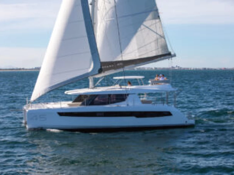 Leopard Catamarans / Robertson & Caine Leopard 45 de alquiler a Toulon