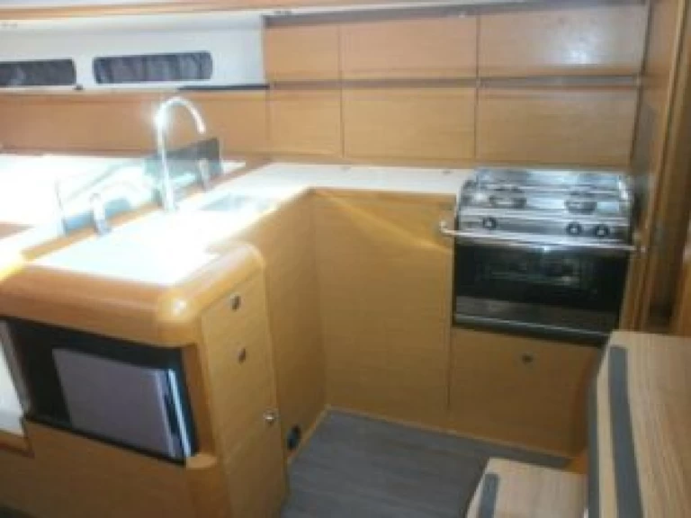 Alquiler Velero Jeanneau con o sin  título de navegación