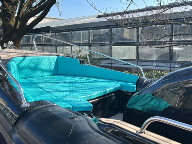 Alquiler Neumática Aqumax con o sin  título de navegación