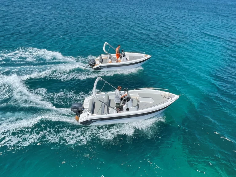 Alquiler Lancha Poseidon con o sin  título de navegación