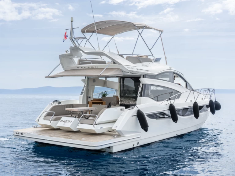 Galeon Galeon 430 Skydeck de alquiler a Makarska