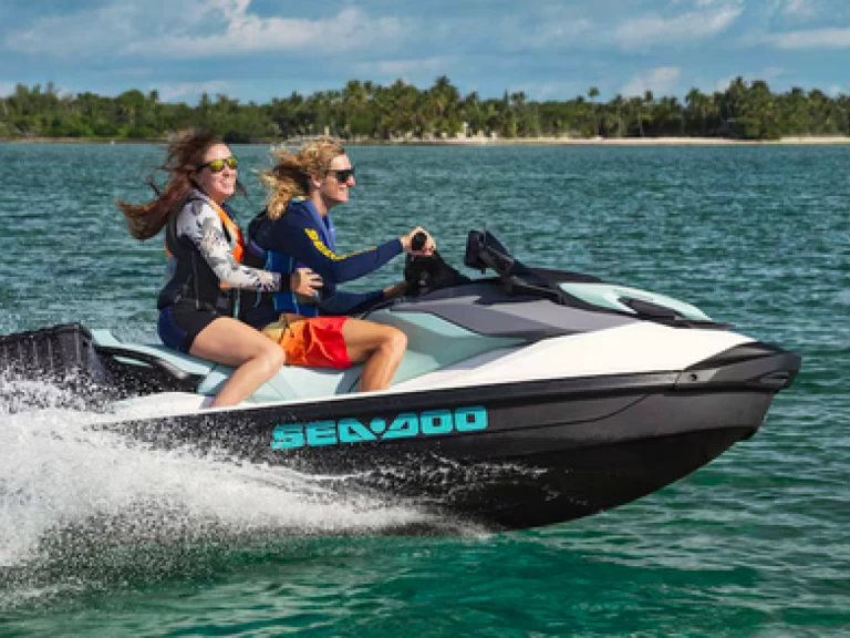 Alquiler Moto de agua Sea-Doo con o sin  título de navegación