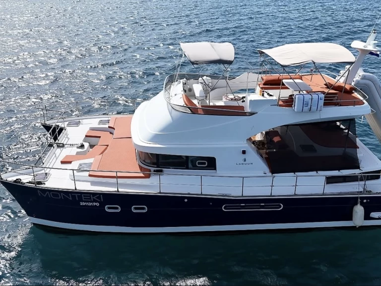 Alquiler de Lagoon Lagoon Power 44 en Rovinj