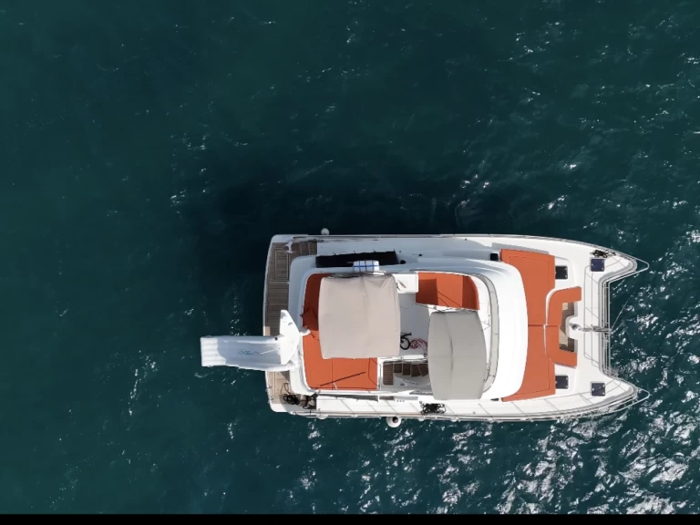 Alquiler de barcos Rovinj barato de Lagoon Power 44