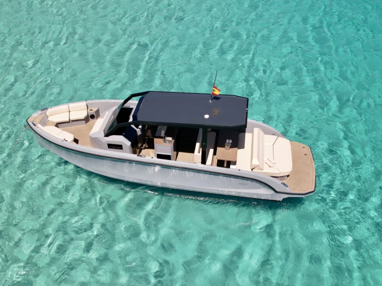 Alquiler de barcos Marina Ibiza barato de Archipelago 32