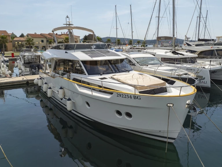 Greenline Yachts Greenline 48 Fly de alquiler a Biograd na Moru