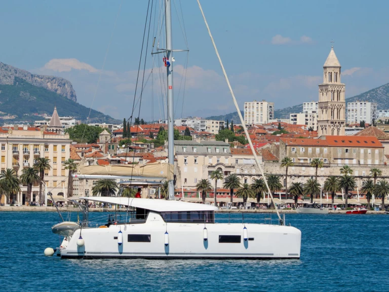 Alquiler de barcos Split barato de Lagoon 42