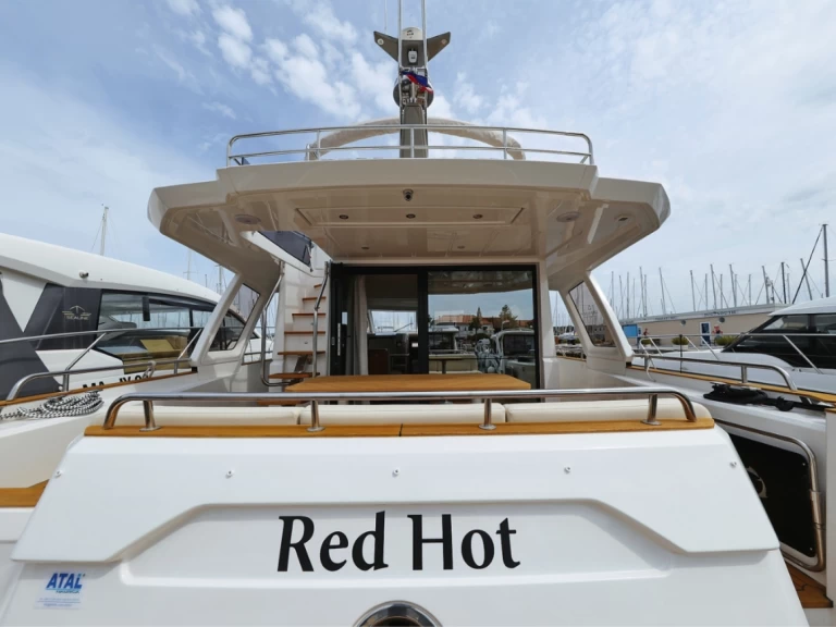 Alquiler de Yate de lujo, con o sin patrón Greenline Yachts Biograd na Moru