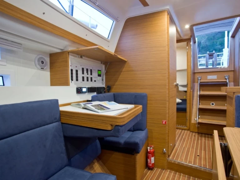 Elan Impression 35 de alquiler a Pula