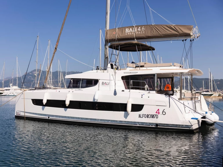 Alquiler Catamarán Bali con o sin  título de navegación