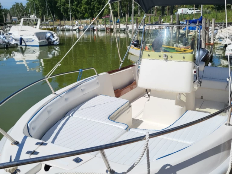 Alquiler de barcos Tuoro sul Trasimeno barato de Gaia 19 L