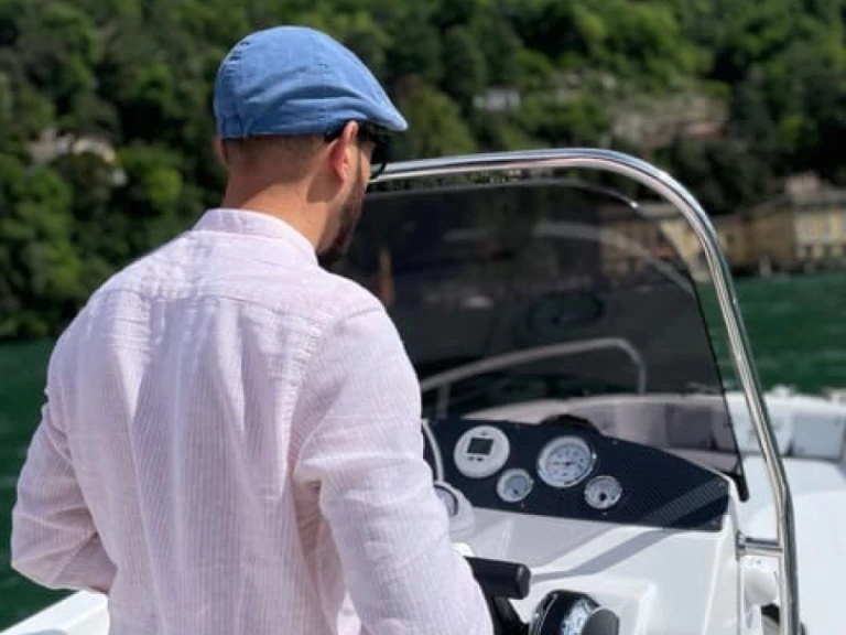 Alquiler Lancha Trimarchi con o sin  título de navegación