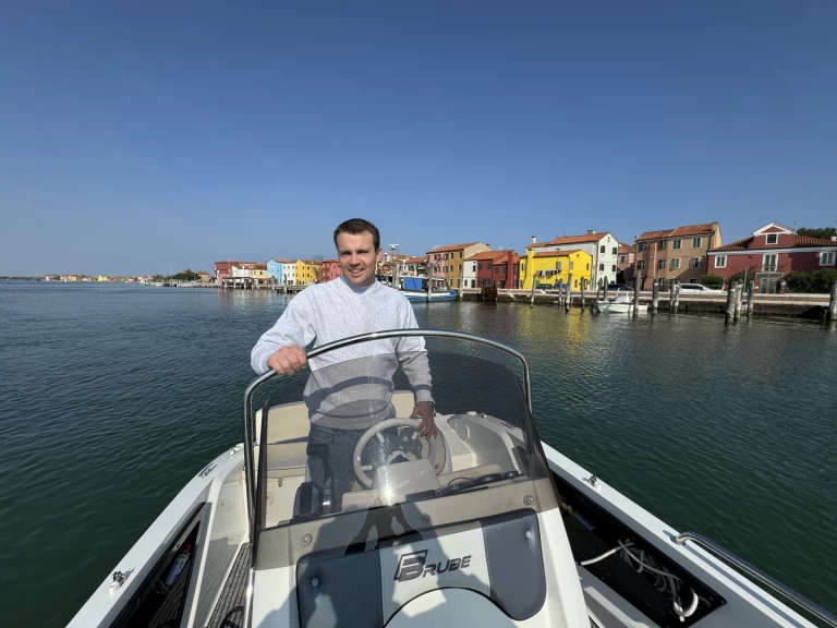 Alquiler de embarcaciones Brube Ice enLido en Samboat